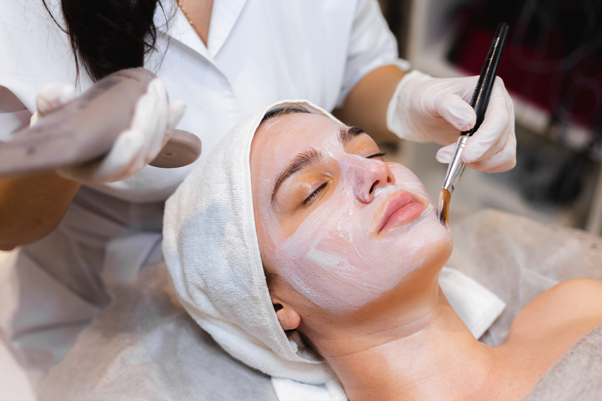 rofesyonel mecidiyeköy cilt bakımı ve maske uygulaması - Dream Moon Beauty