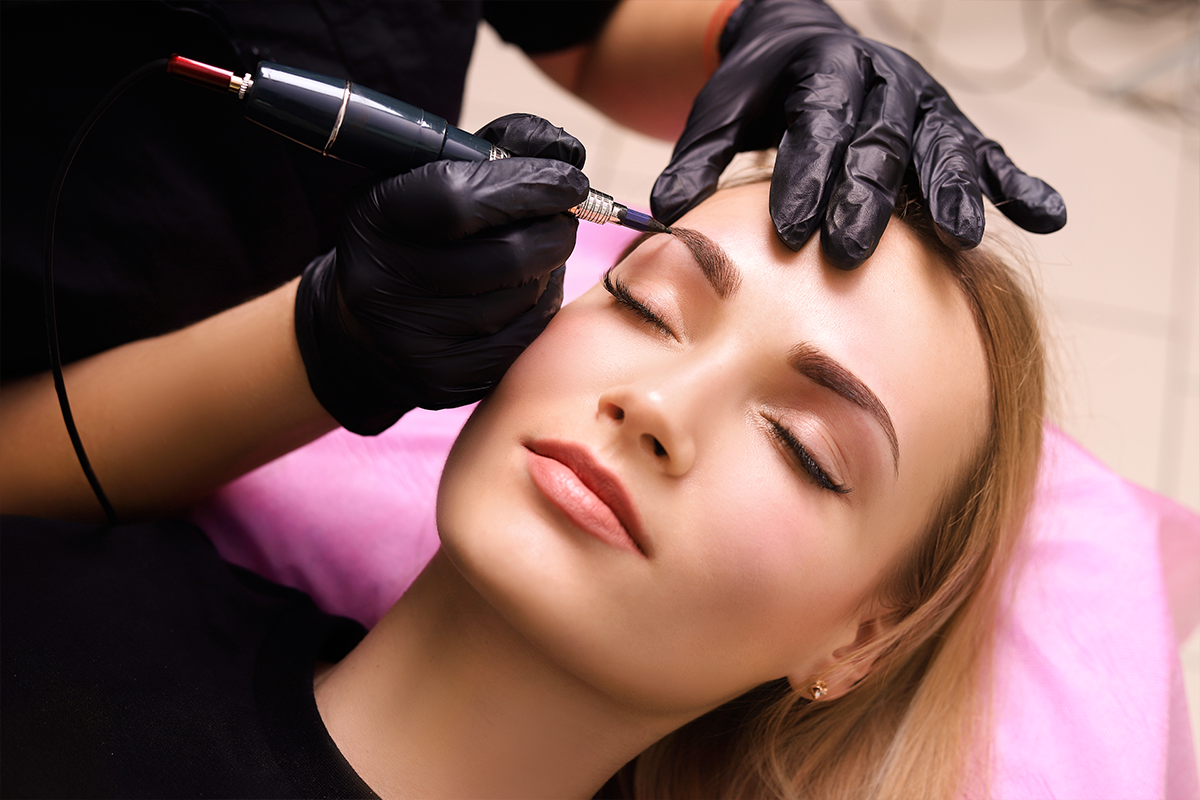 Kalıcı kaş makyajı microblading uygulaması - Dream Moon Beauty