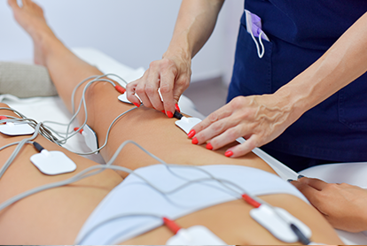 Bacaklarda elektrostimülasyon ile pasif jimnastik uygulaması