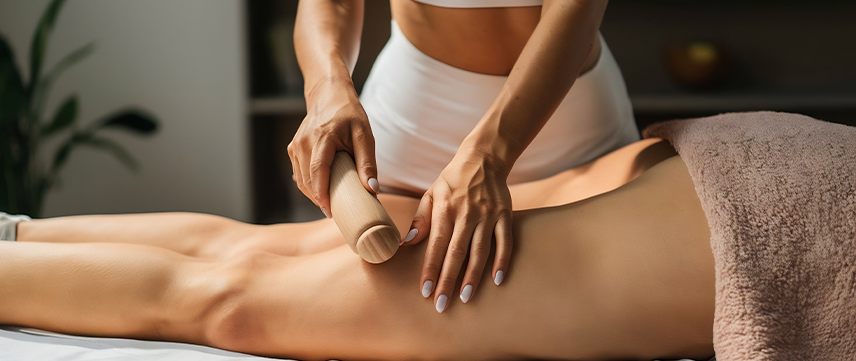 Ahşap masaj aleti ile bölgesel incelme ve selülit masajı